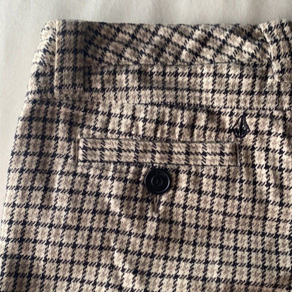 Volcom plaid shorts - Picture 4 of 5